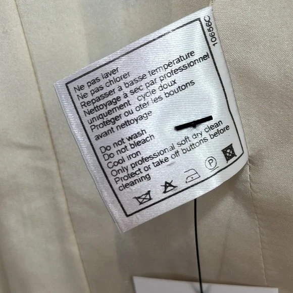 CHANEL Vintage Wool Boucle Long Jacket - Picture 7 of 16